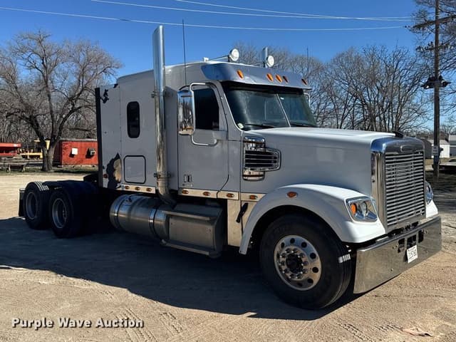 Image of Freightliner Coronado equipment image 2