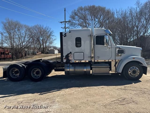 Image of Freightliner Coronado equipment image 3