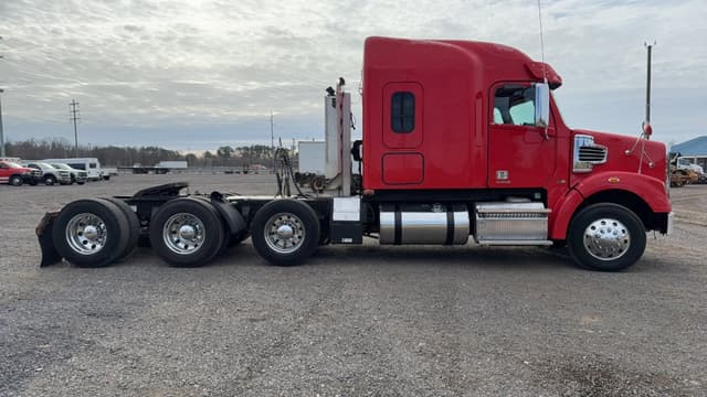 Image of Freightliner Coronado equipment image 3
