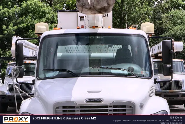 Image of Freightliner M2 106 equipment image 1