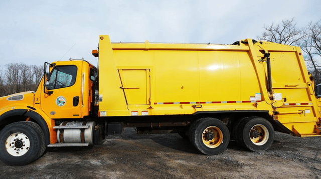 Image of Freightliner M2 112 equipment image 1