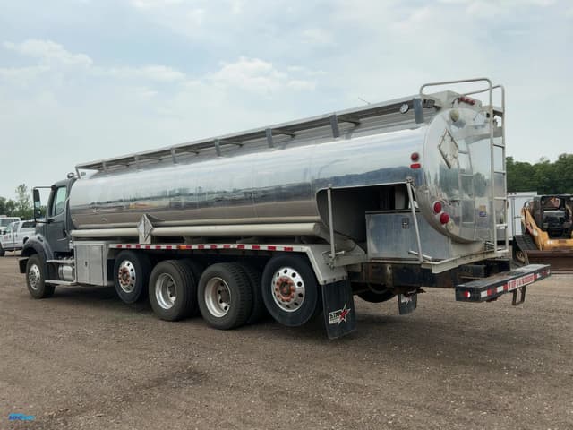 Image of Freightliner Business Class M2 equipment image 3