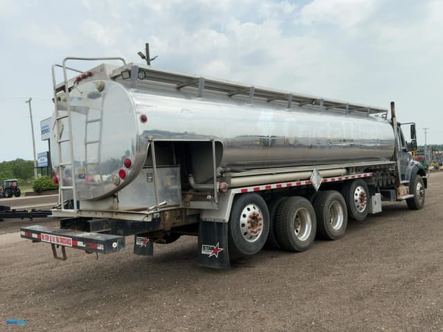 Image of Freightliner Business Class M2 equipment image 2