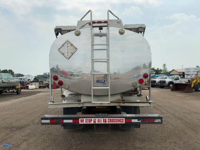 Image of Freightliner Business Class M2 equipment image 4
