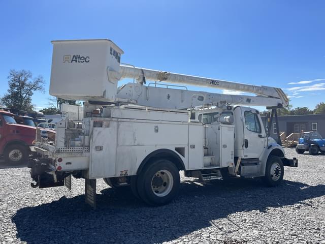 Image of Freightliner M2 equipment image 3