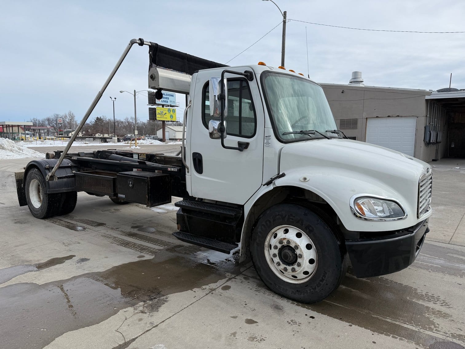 2012 Freightliner Business Class M2 Equipment Image0