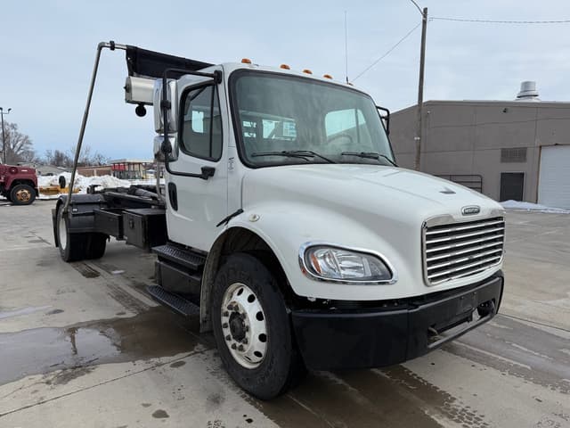 Image of Freightliner Business Class M2 equipment image 1