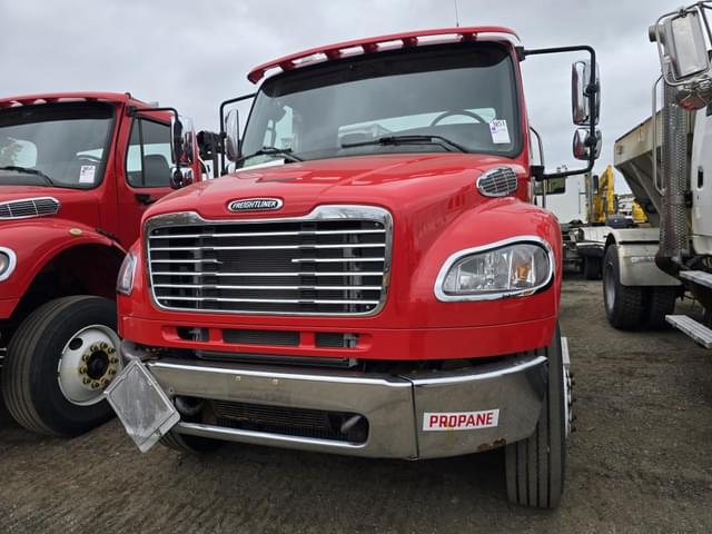 Image of Freightliner M2 equipment image 1