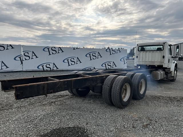 Image of Freightliner M2 equipment image 4
