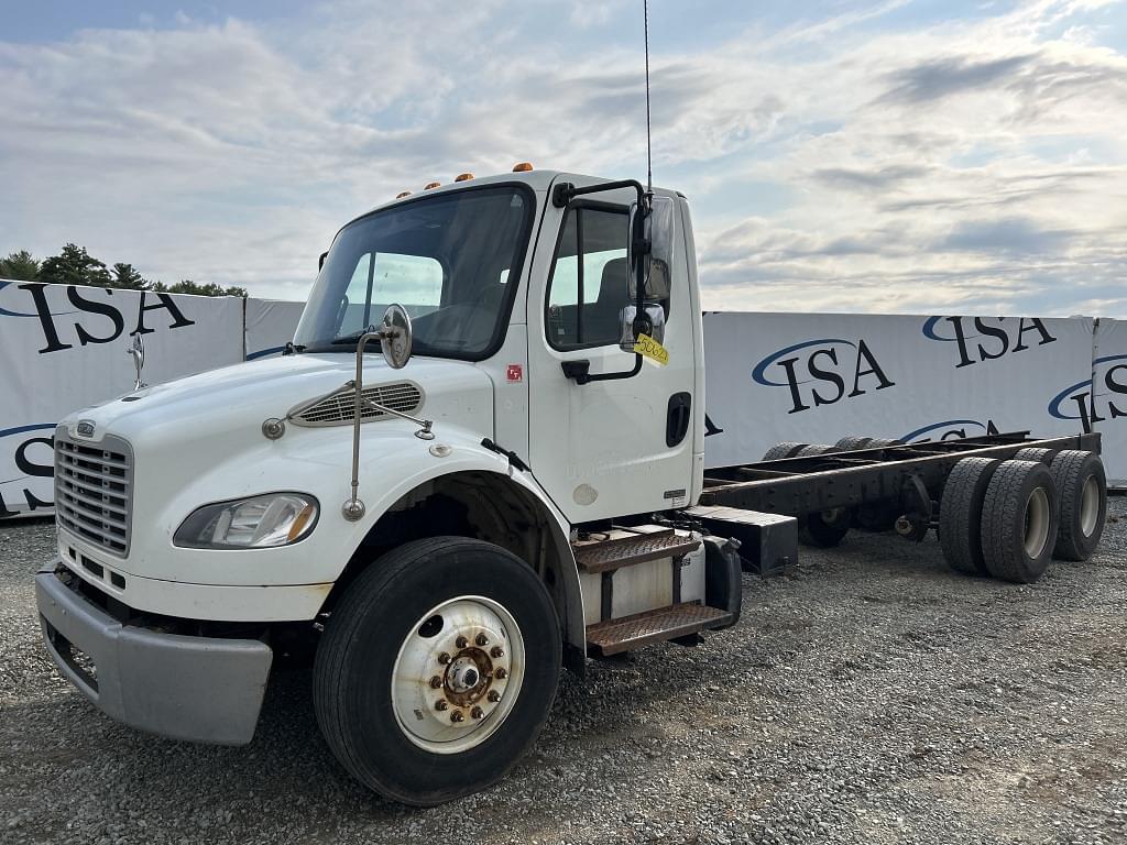 Image of Freightliner M2 Primary image
