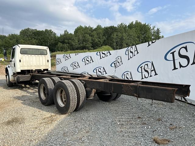 Image of Freightliner M2 equipment image 2