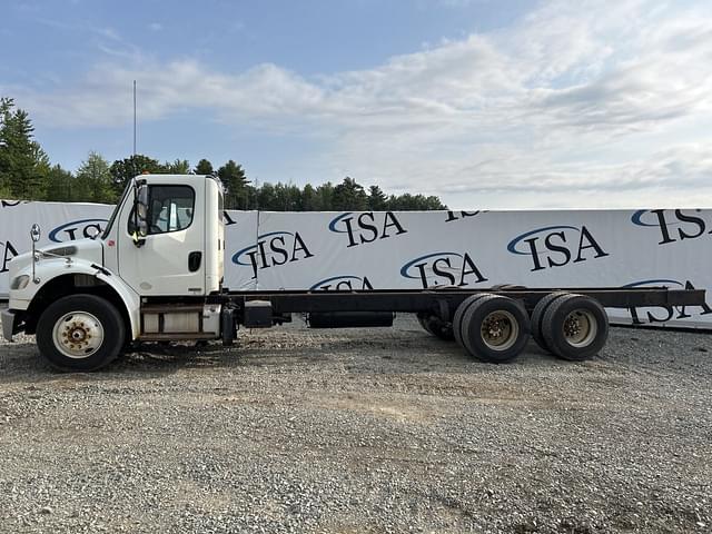 Image of Freightliner M2 equipment image 1