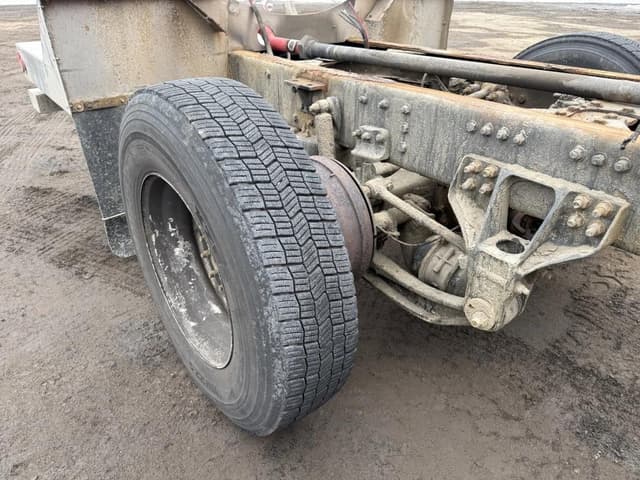 Image of Freightliner M2 equipment image 3