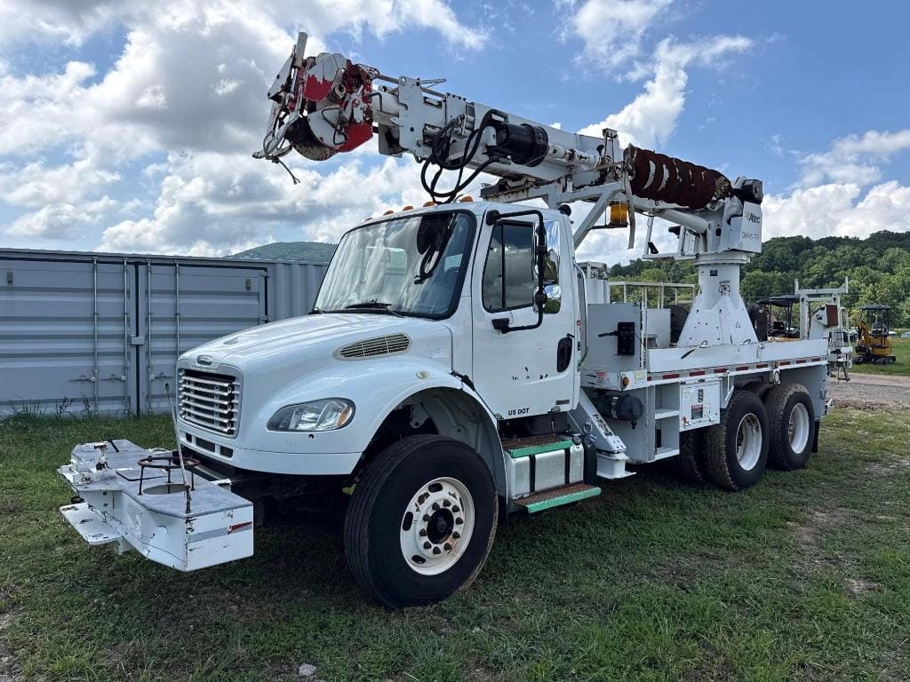 2012 Freightliner M2 106 Equipment Image0