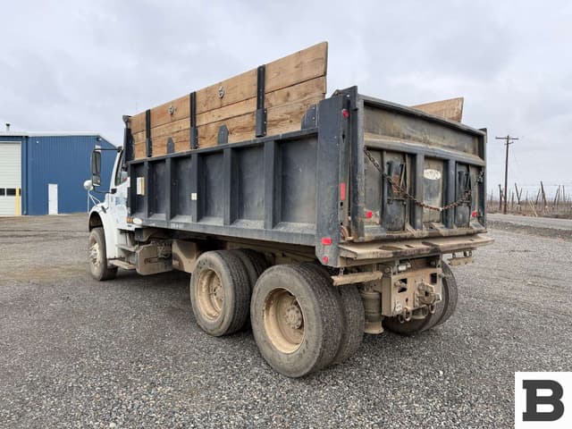 Image of Freightliner M2 equipment image 2