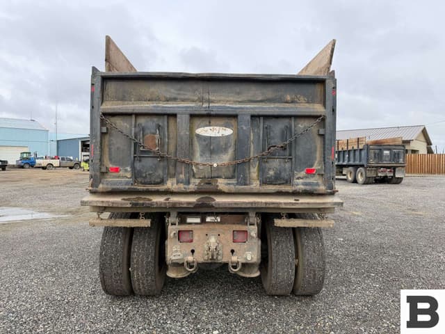 Image of Freightliner M2 equipment image 3