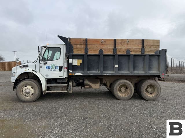 Image of Freightliner M2 equipment image 1