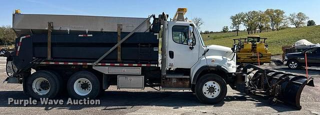 Image of Freightliner M2 equipment image 3