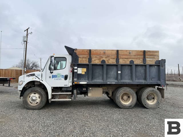 Image of Freightliner M2 equipment image 1