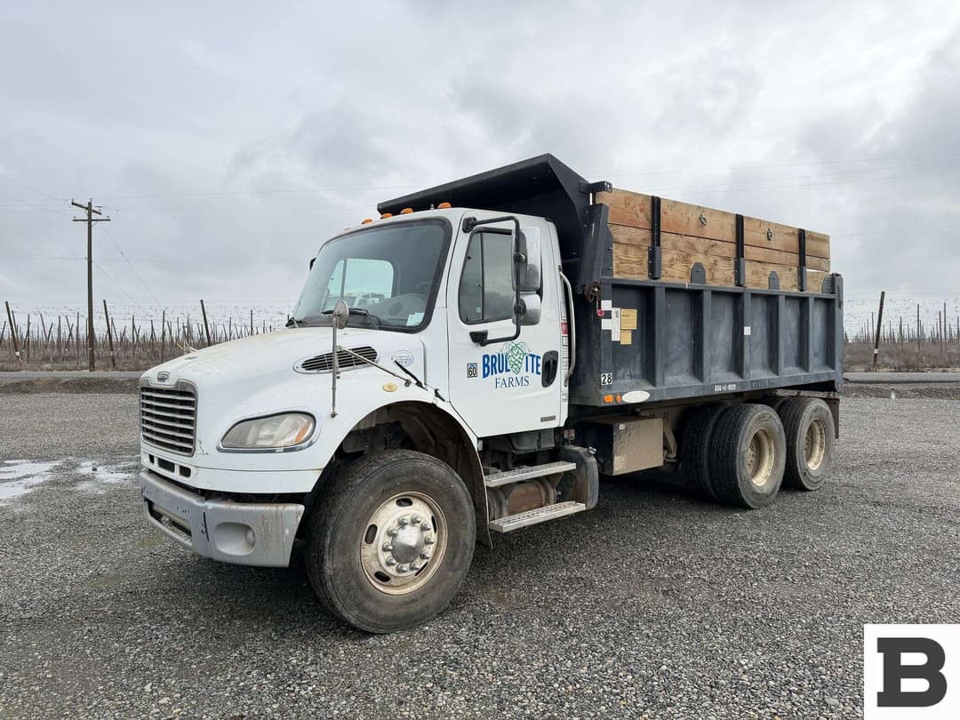 Image of Freightliner M2 Primary image