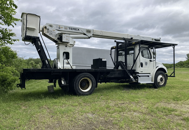 Image of Freightliner M2 equipment image 3