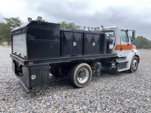 Image of Freightliner M2 equipment image 2