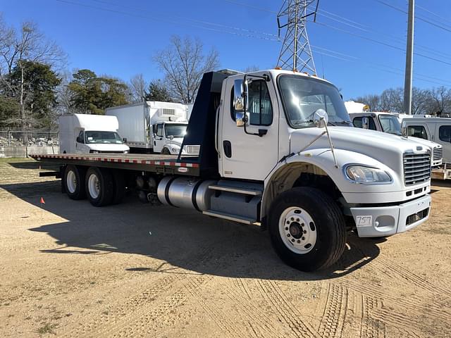 Image of Freightliner M2 equipment image 3