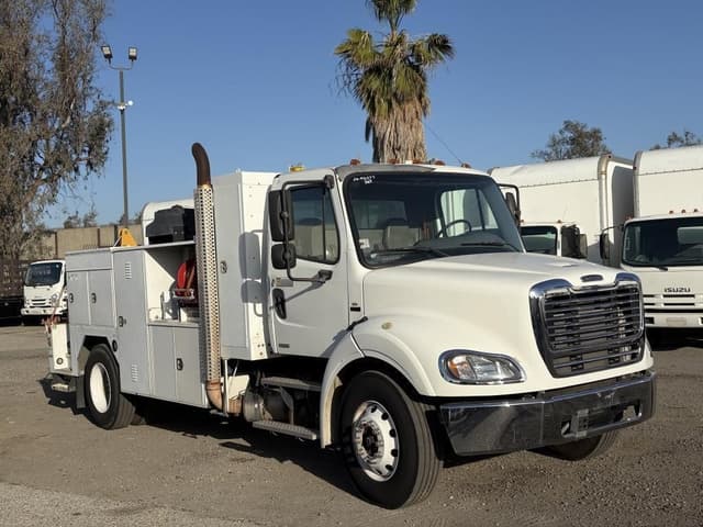 Image of Freightliner M2 equipment image 1