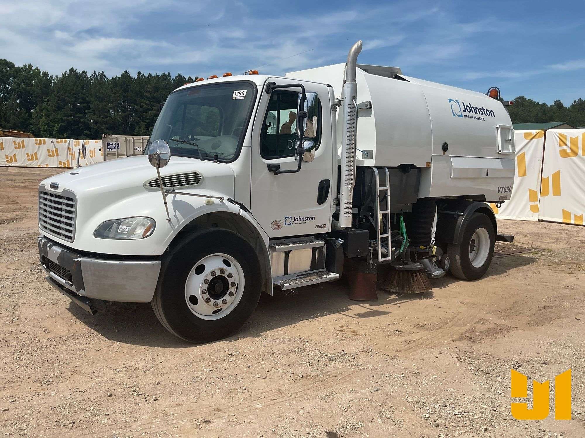 2012 Freightliner M2 Equipment Image0