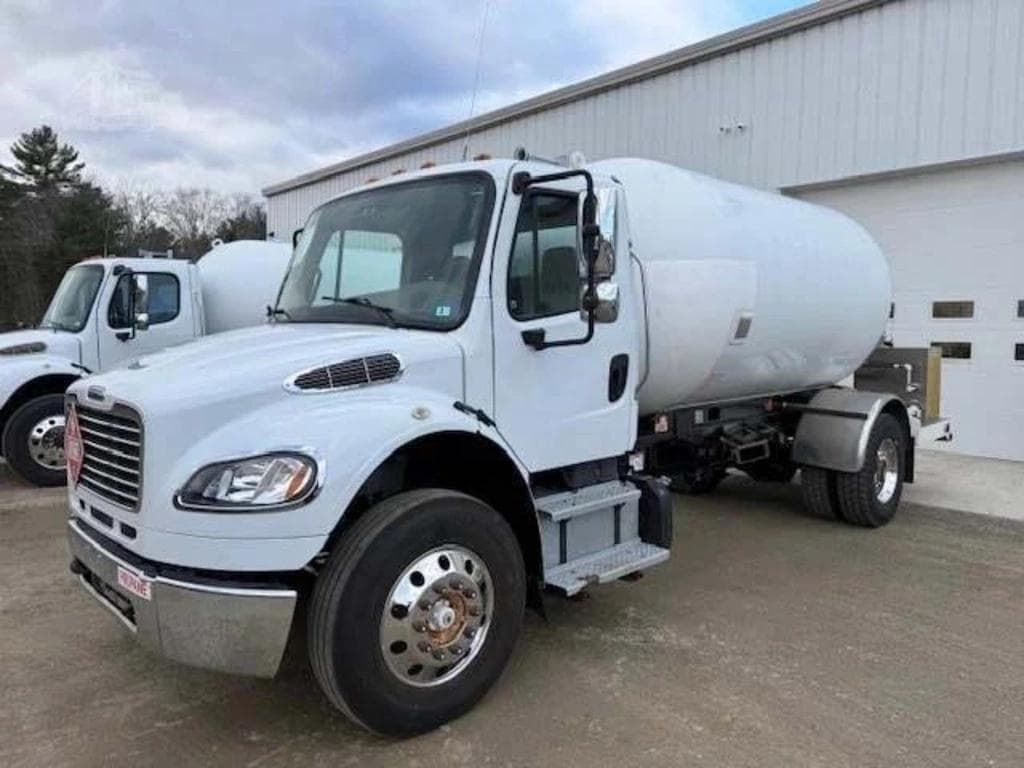 Image of Freightliner M2 106 Primary image
