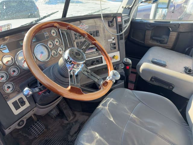 Image of Freightliner Coronado equipment image 4