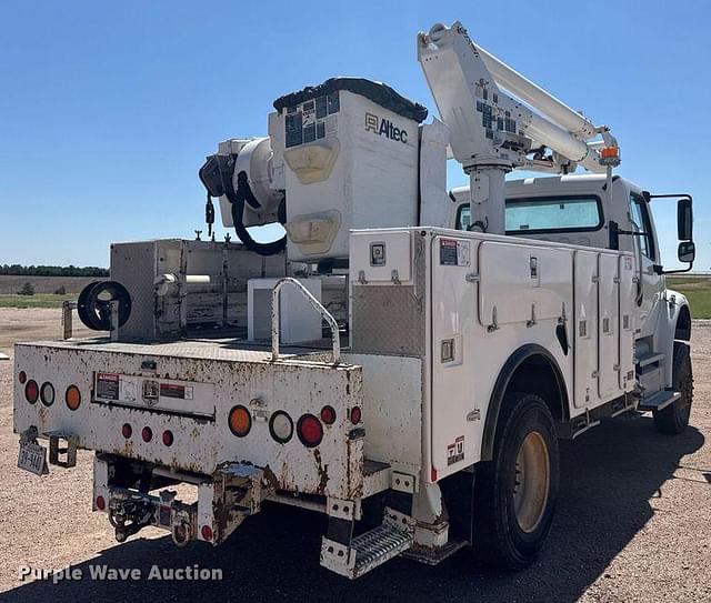 Image of Freightliner Business Class M2 equipment image 4