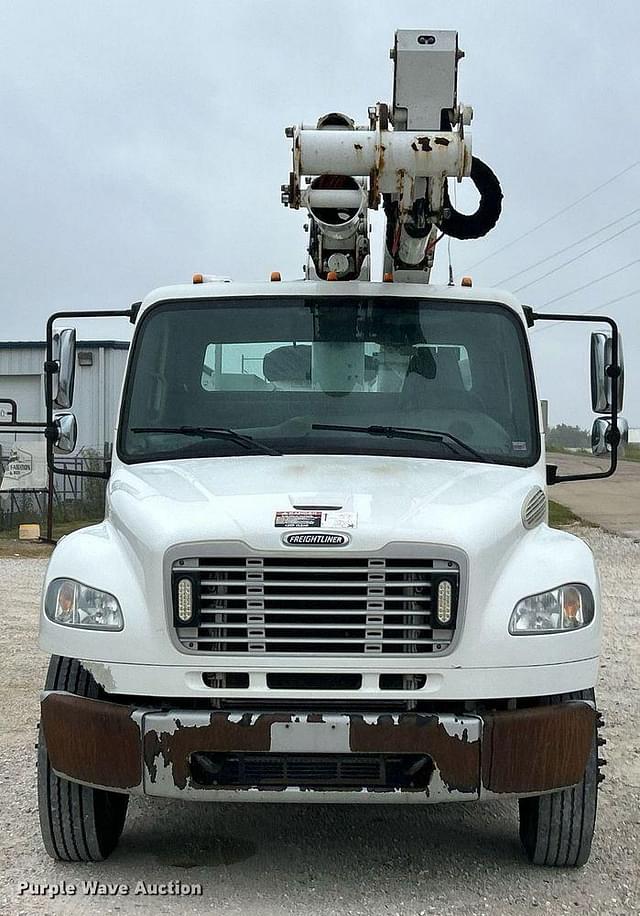 Image of Freightliner Business Class M2 equipment image 1