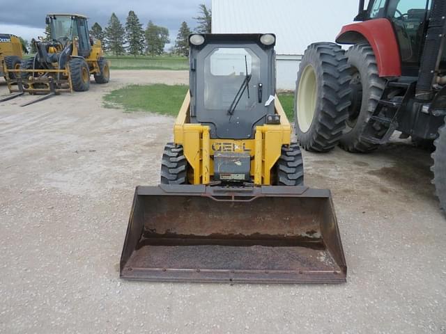 Image of Gehl 4240 equipment image 2