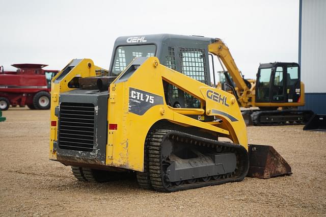 Image of Gehl CTL75 equipment image 4