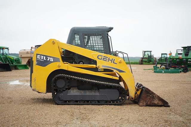 Image of Gehl CTL75 equipment image 3