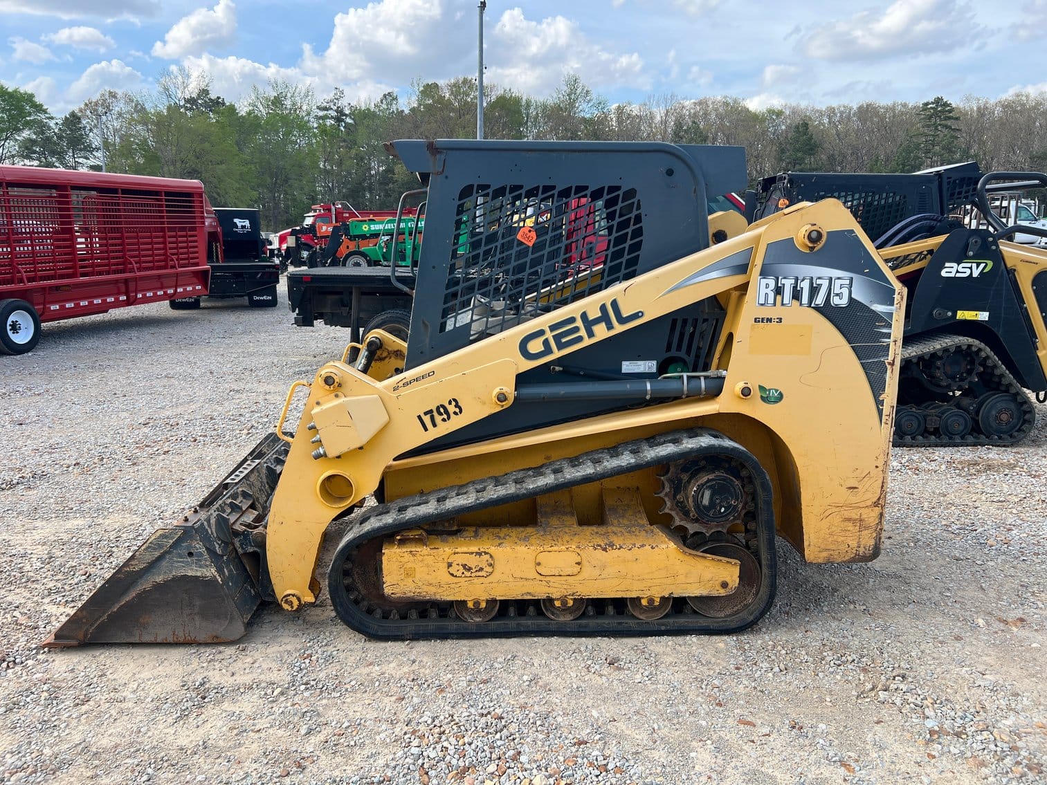 2012 Gehl RT175 Equipment Image0