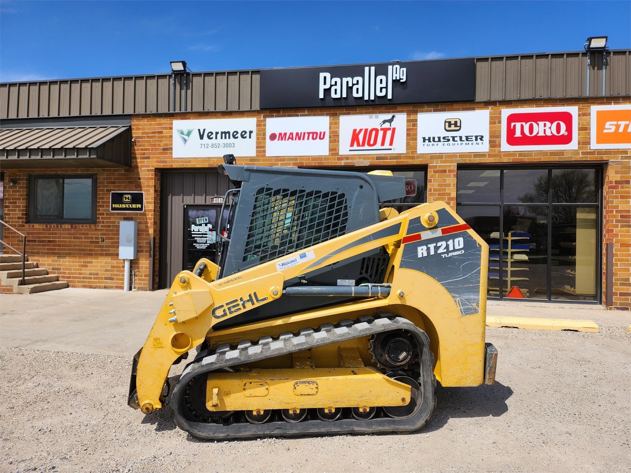 Main image Gehl RT210