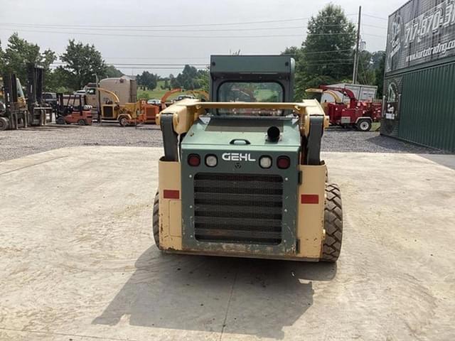 Image of Gehl V270 equipment image 2
