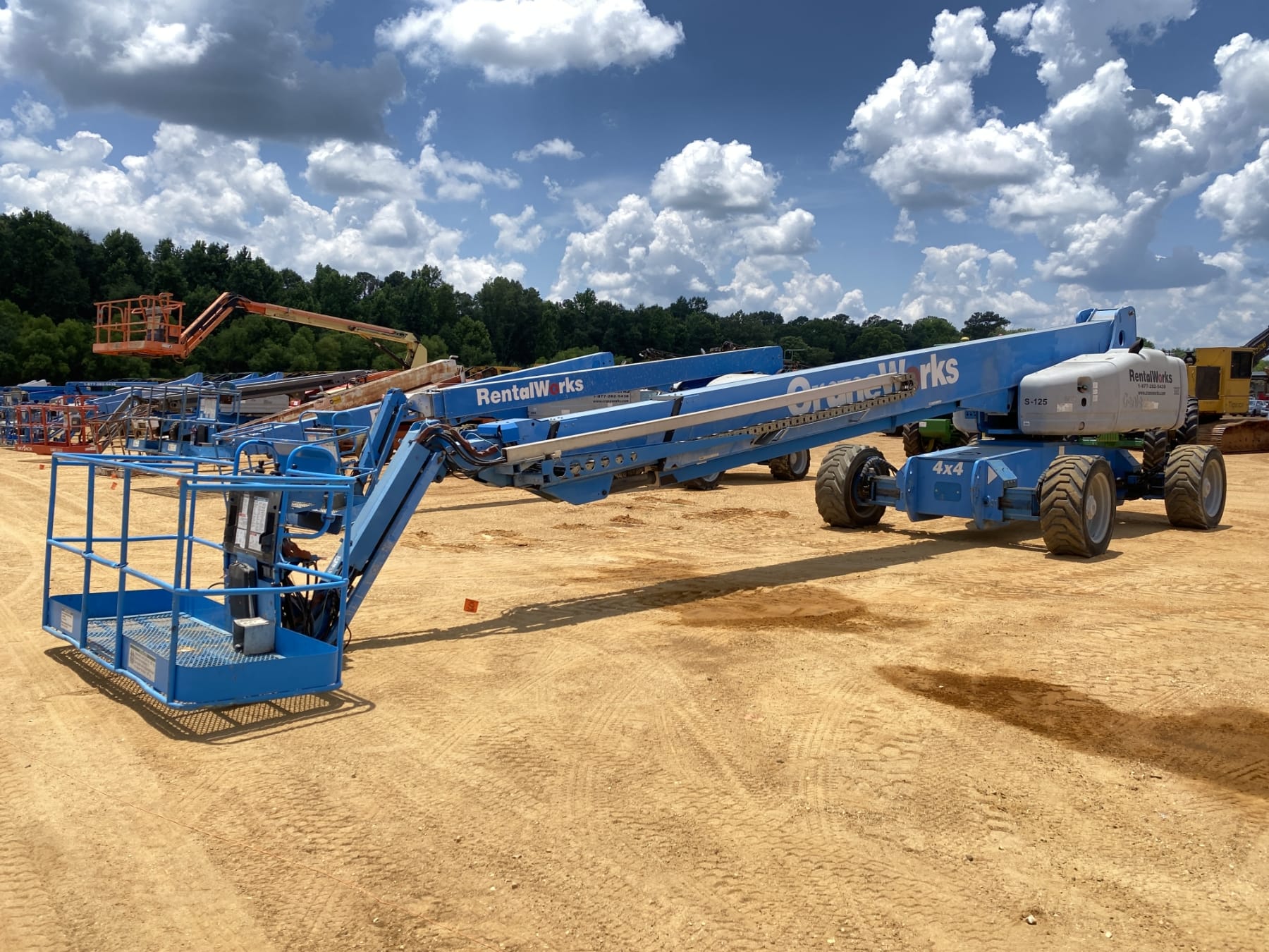 2012 Genie S-125 Equipment Image0