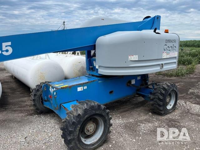 Image of Genie S-45 equipment image 2