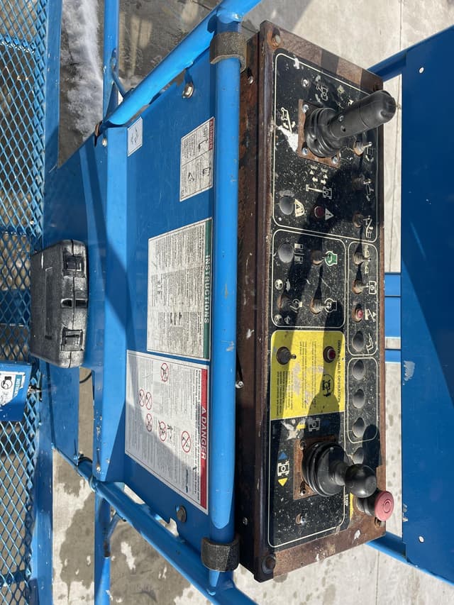 Image of Genie S-65 equipment image 3