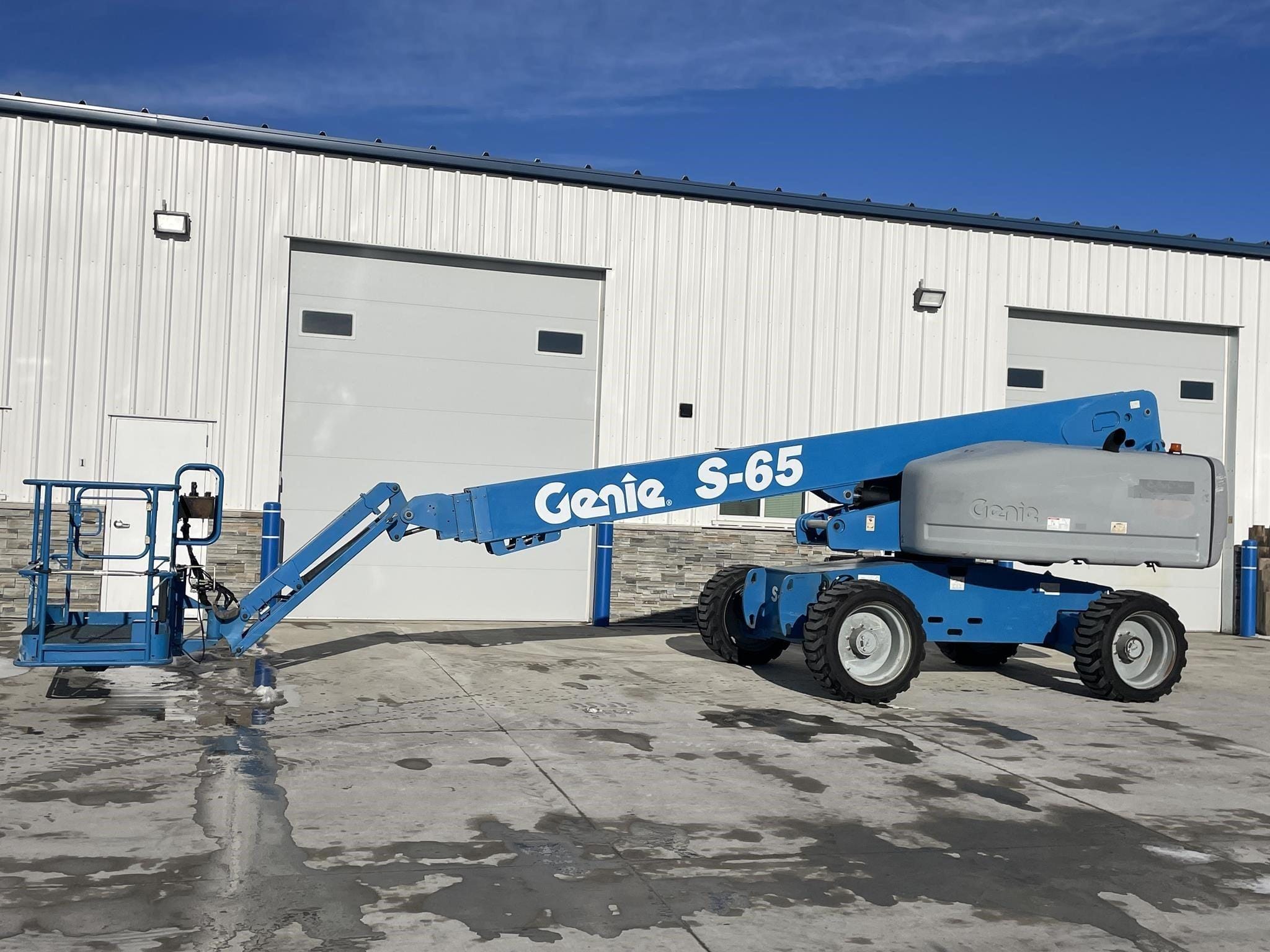 2012 Genie S-65 Equipment Image0