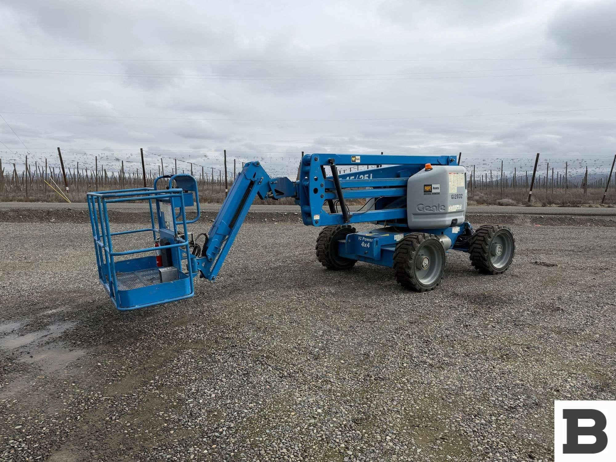 2012 Genie Z-45/25J Equipment Image0