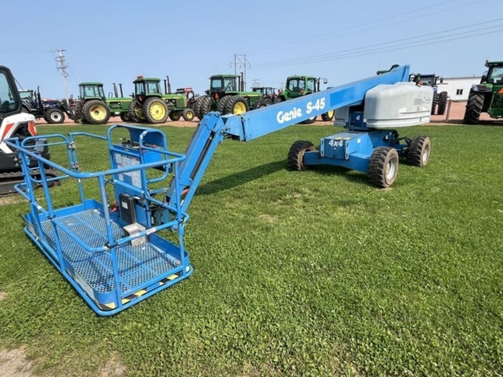 2012 Genie S-45 Equipment Image0