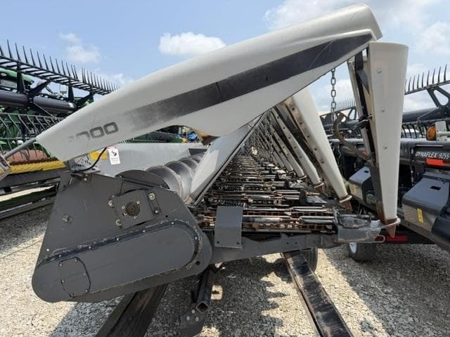 Image of Gleaner 3000 equipment image 2