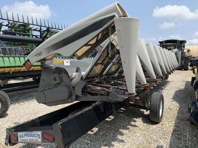 Image of Gleaner 3000 equipment image 1