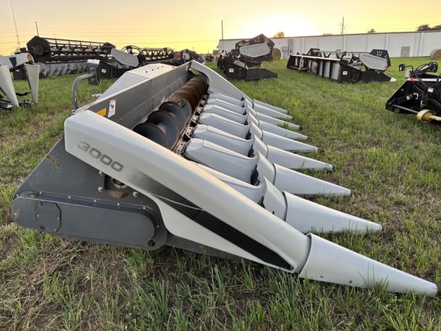 Image of Gleaner 3000 equipment image 3