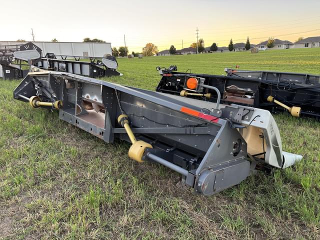 Image of Gleaner 3000 equipment image 4