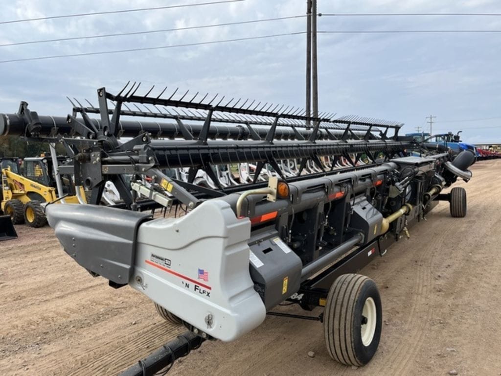2012 Gleaner 9250-35 Equipment Image0